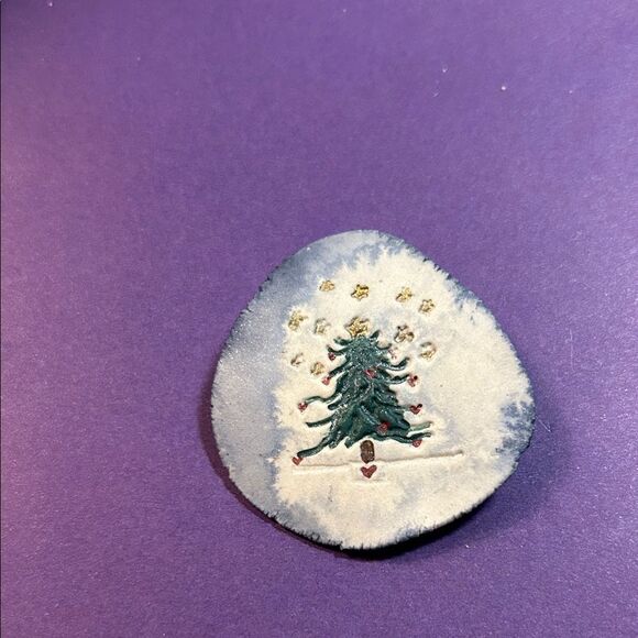 Jewelry - Festive Christmas Tree Brooch